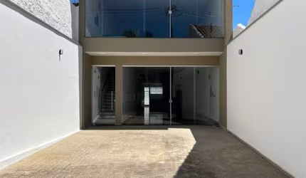 Procurando um galpão comercial espaçoso e bem localizado para a sua empresa?