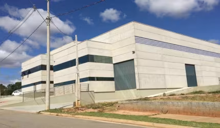 Galpão Empresarial com 1.221m² em Sorocaba / SP.