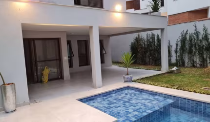 Casa Sobrado de 400m² de Área Construída Localizada no Alphaville Residencial 2!