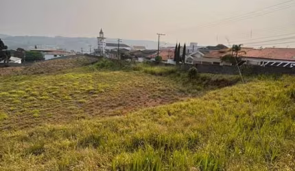 Terreno de 256m² Localizado no Bairro Vila Sao Joao - Piedade/SP!