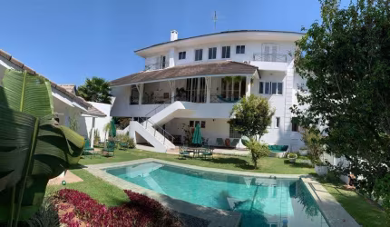 Casa Sobrado de 750m², Localizada no Alphaville Granja Viana - Chácara São João, Carapicuíba - SP!