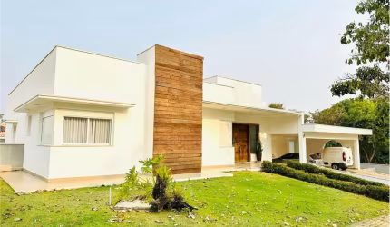 Casa Sobrado de 650m², Localizada no Condomínio Bosques do Junqueira em Tatuí/SP!