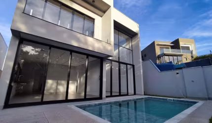 Ampla residência de 340m² localizada no Alphaville Nova Esplanada 1.
