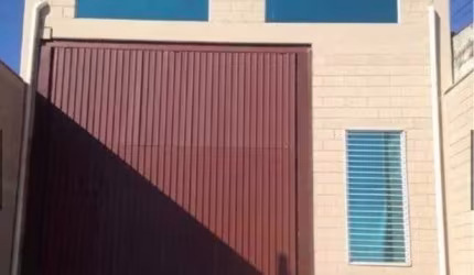 Galpão Comercial para Locação R$ 7.500,00 em Sorocaba/SP - 290m² com Mezanino e Estrutura Moderna