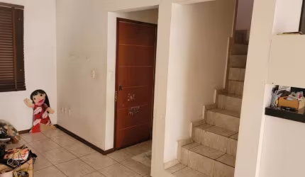 Casa Completa no Rocca Porena Residencial: Maior Quintal do Condomínio, 3 Quartos e Área Gourmet