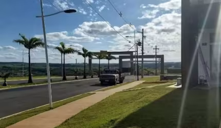 Terreno em Condomínio à Venda em Salto de Pirapora-SP, Bairro Jardim São Lucas - 250,00 m² de área