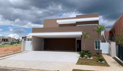 Casa à venda em condomínio Nova Esplanada 3