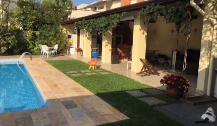Casa à venda em condomínio Alpha 06