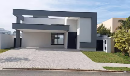 Linda Casa no Condomínio  Alphaville Nova Esplanada 3  com 467m².