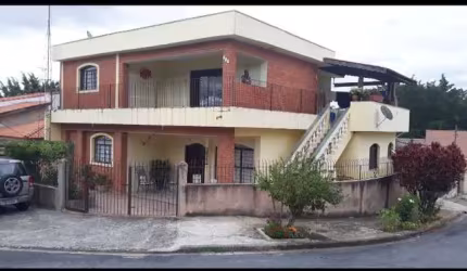 Excelente Sobrado no Bairro Jardim Maria Eugênia com 226m².