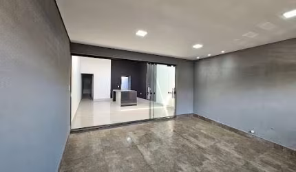OPORTUNIDADE! Casa com arquitetura moderna, toda em porcelanato, com 4 pontos de ar condicionado