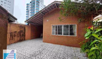 Casa com 3 dormitórios à venda, 135 m² por R$ 800.000 - Vila Assunção - Praia Grande/SP