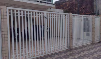 CASA EM CONDOMÍNIO