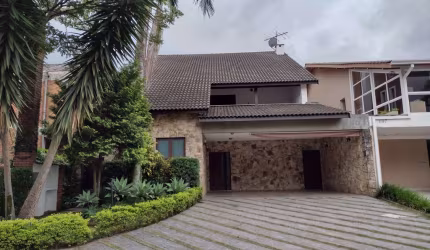 Casa em Condomínio para Locação em Santana de Parnaíba, Alphaville, 2 dormitórios, 1 suíte, 1 banheiro, 2 vagas