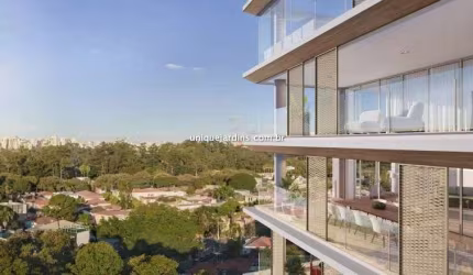 Jardim América: 4 Suítes | 4 Vagas | 309 m² úteis