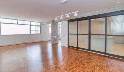 Jardim América: 3 Suítes | 2 Vagas | 213 m² úteis
