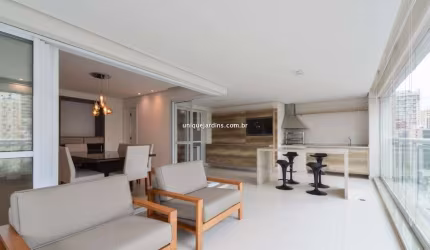 Vila Nova Conceição: 3 Suítes | 3 Vagas | 158 m² úteis
