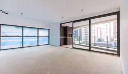 Apartamento à Venda na Vila Olímpia | 3 Dorms, 1 Suíte, Piscina e 2 Vagas