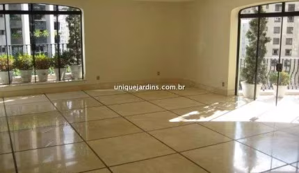 Jardim América: 4 Suítes | 4 Vagas | 469 m² úteis