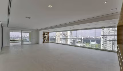 Vila Mariana: 4 Suítes | 5 Vagas | 412 m² úteis