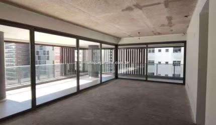 Vila Nova Conceição: 4 Suítes | 4 Vagas | 247 m² úteis