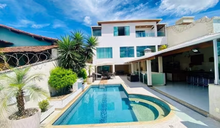 Casa com 4 quartos sendo 03 suítes à venda, 542 m² por R$ 1.600.000 - Santa Mônica - Belo Horizonte/MG