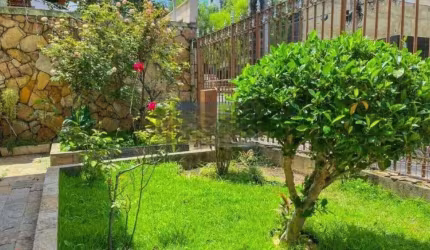 Casa com entrada independente em lote de 324m², com 03 quartos sendo 01 com suite, no valor de 1.100.000,00 no bairro Liberdade
