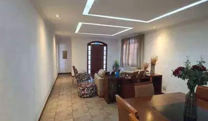 Casa com entrada independente em lote de 360m² com 04 quartos sendo 02 com suite no valor de 1.400.000,00 no bairro Itapoa