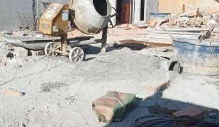 Vendo casa geminada com entrada independente com 03 quartos sendo um com suite, 105m² no valor de 450.000,00 no bairro Xangrila
