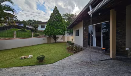 Casa à venda no bairro Nova Brasília - Joinville/SC