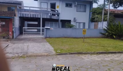 Sobrado prox ao mar em Pontal do Sul