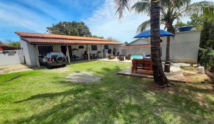 Rancho com comercio no Bairro da Mina em Botucatu-SP