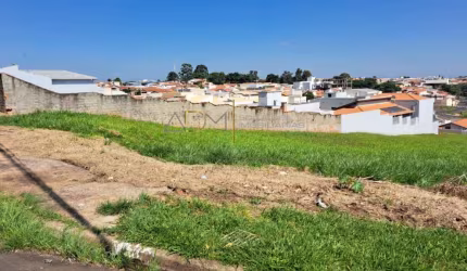Terreno de esquina á venda no Jardim Chácara dos Pinheiros