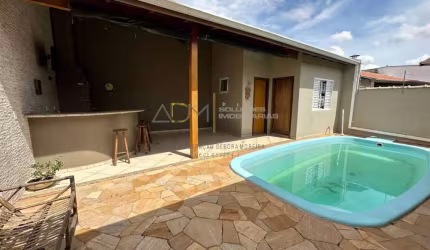 Casa linda, com piscina no Jardim Paraíso em Botucatu-SP