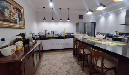 Casa á venda no Centro de Botucatu-SP