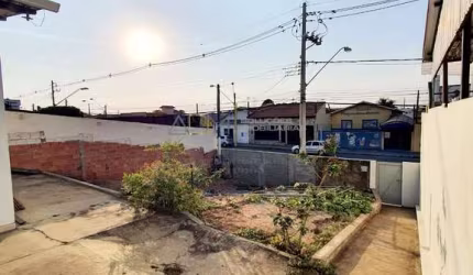Terreno com edícula em uma das avenidas de maior fluxo em Botucatu