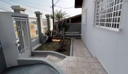 Casa à venda com 4 dorms, no Bairro Alto, próximo ao Centro de Botucatu