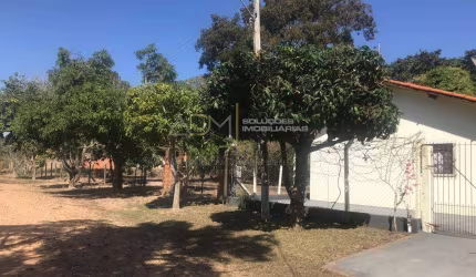 Rancho à Venda, no Bairro da Mina em Botucatu-SP