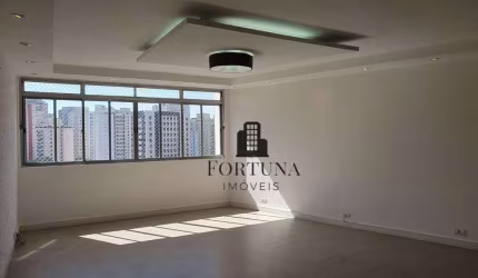 Apartamento muito espaçoso e bem localizado,  a 4 minutos a pé da Praça da Árvore