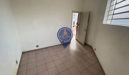 Sobrado à Venda com 2 dormitórios, 1 banheiro, sem vaga de garagem, 100 m², localizado na Rua Hermí