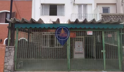 Sobrado à venda com 2 dormitórios, 3 banheiros, 2 vagas, localizado na Rua Bom Pastor próximo a Rua