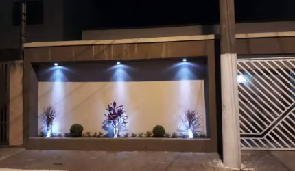 Casa à venda, com 2 dormitorios, 1 sala, 2 banheiros e 2 vagas, localizado na Rua José Alves Passos