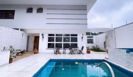 Casa residencial à venda e locação,  5 dormitórios com suítes, sala pra 3 ambientes localizado na L