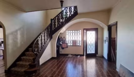Casa Sobrado à venda de 250m² em Perdizes, São Paulo, SP.  3 dormitórios no andar superior, 2 salas