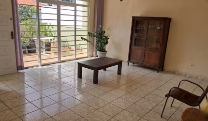 Sobrado à venda com 4 dormitórios sendo 3 suítes, 4 vagas, localizado na na Rua Pero Correia no bai