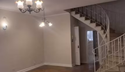 Maravilhosa casa com 150m², para locação, com 2 dormitórios e  2 vaga, localizado no Cambuci, São P