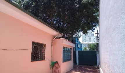 Casa à venda,COM 3 VAGAS DE GARAGEM 2 DORMITÓRIOS E EDICULA COM BANHEIRO