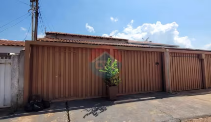 Casas Conjugadas no CPA II PRÓXIMO a Av. BRASIL codigo: 94300
