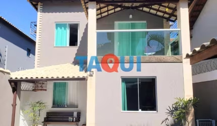 Belíssima casa duplex à venda no bairro Palmeiras, CABO FRIO - RJ