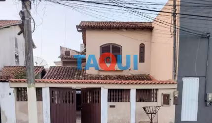 Casa duplex independente com 2 quartos no Parque Burle em  CABO FRIO - RJ